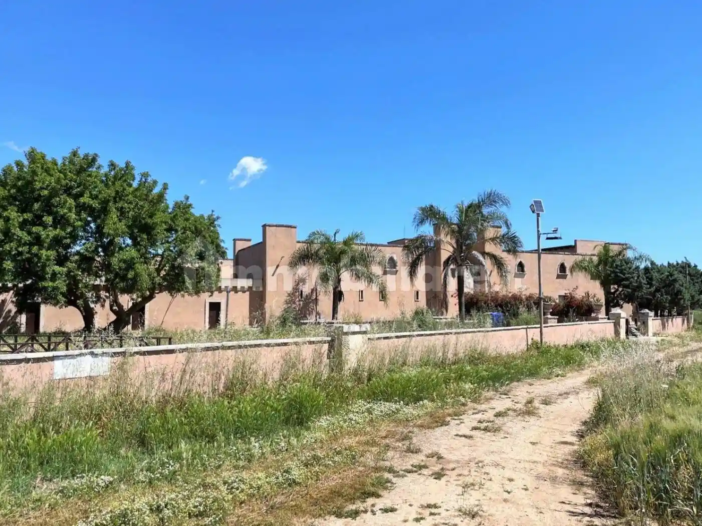 Palazzo - Edificio in vendita a Guagnano