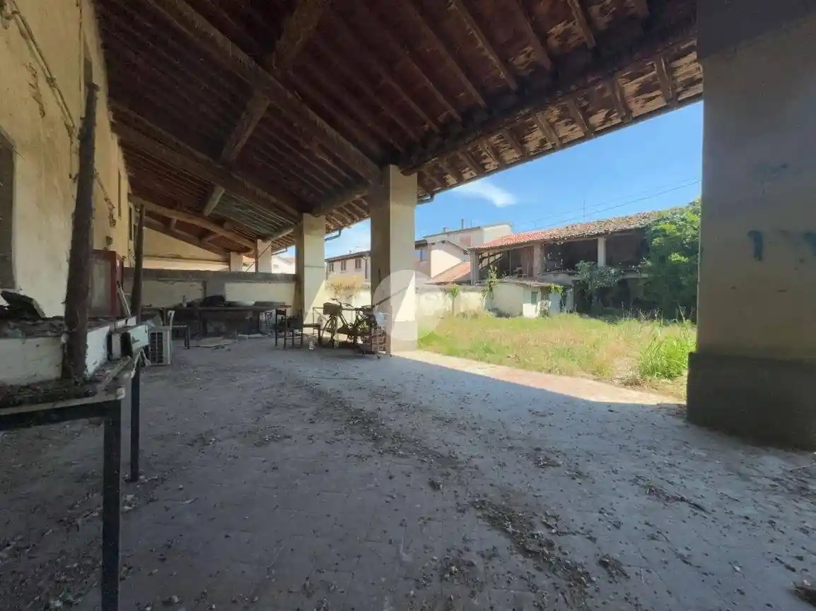 Rustico - Casale in vendita a Pianengo