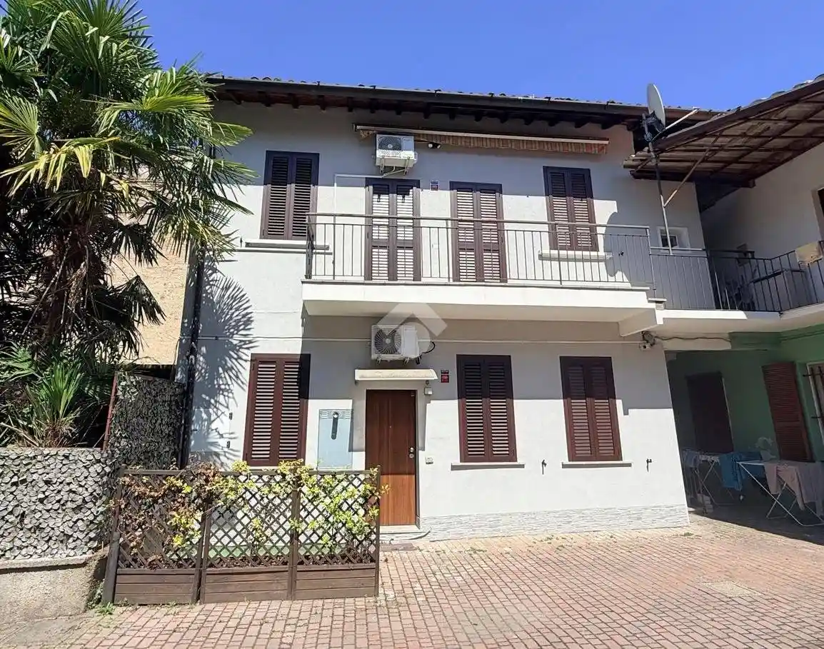 Casa indipendente in vendita a Carate Brianza