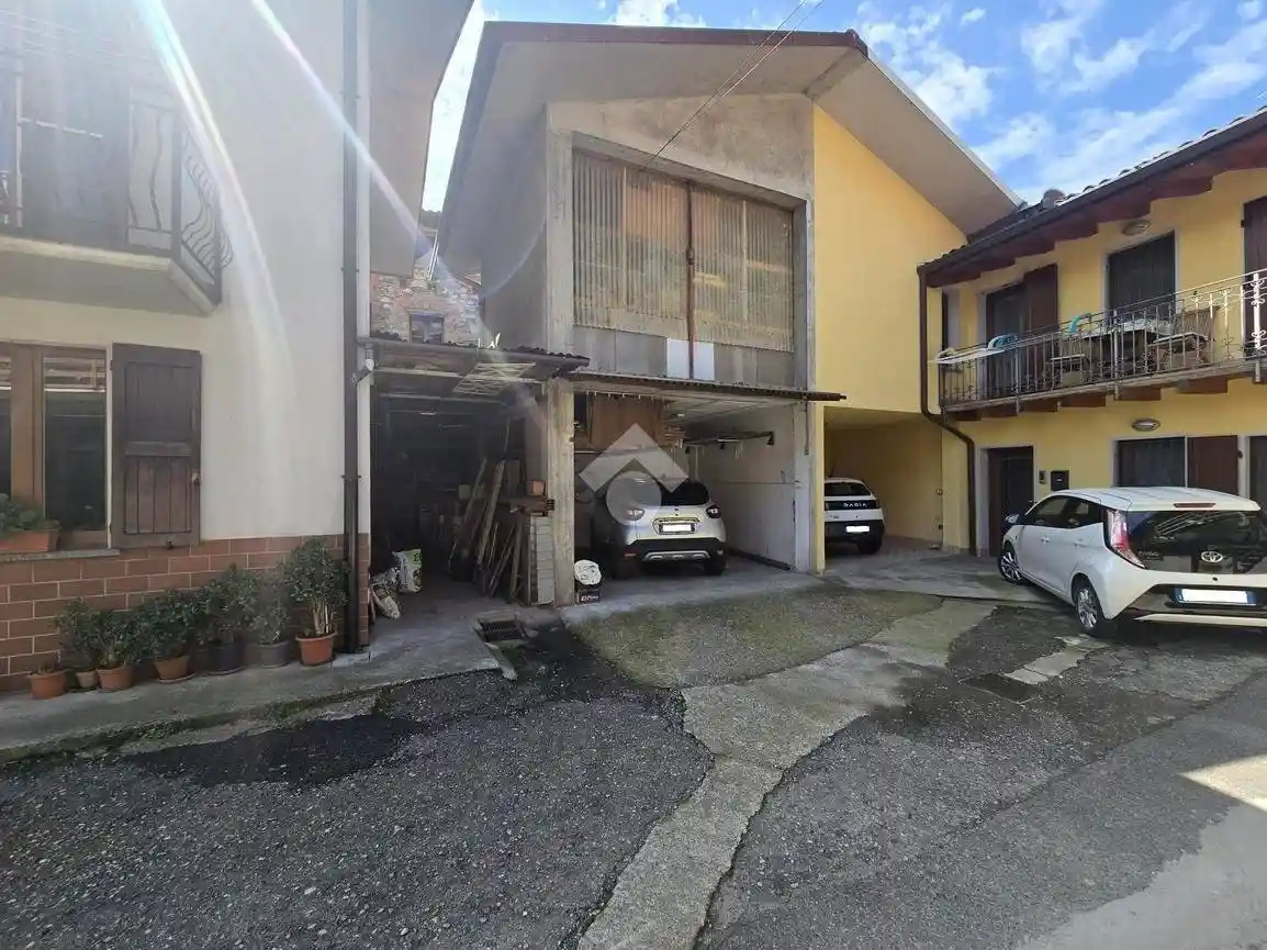 Rustico - Casale in vendita a Curno