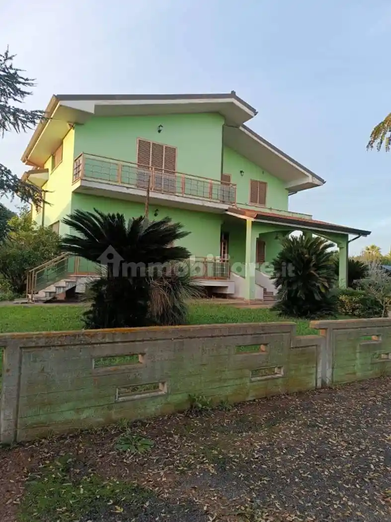 Villa in vendita a Latina