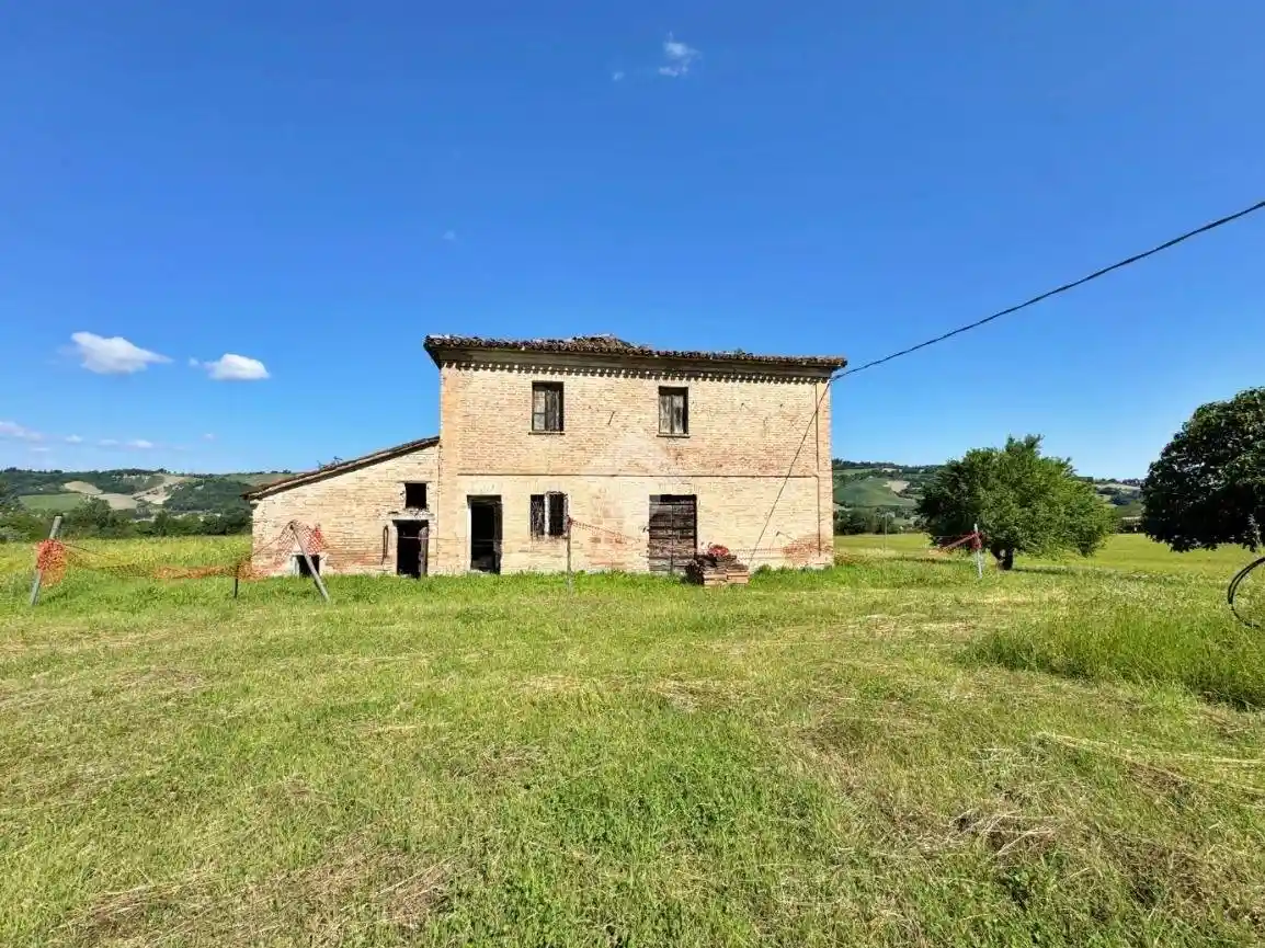 Rustico - Casale in vendita a Vallefoglia