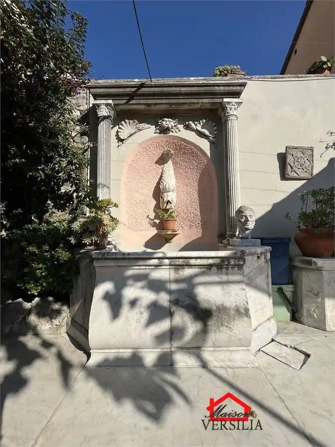 Villa in vendita a Carrara