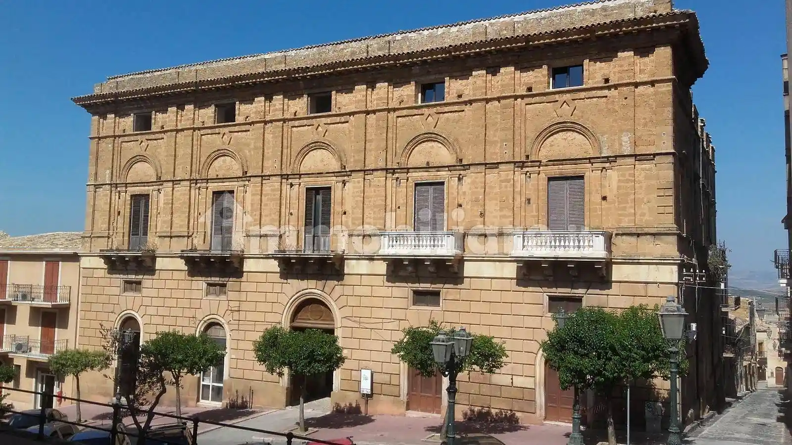 Palazzo - Edificio in vendita a Sambuca di Sicilia