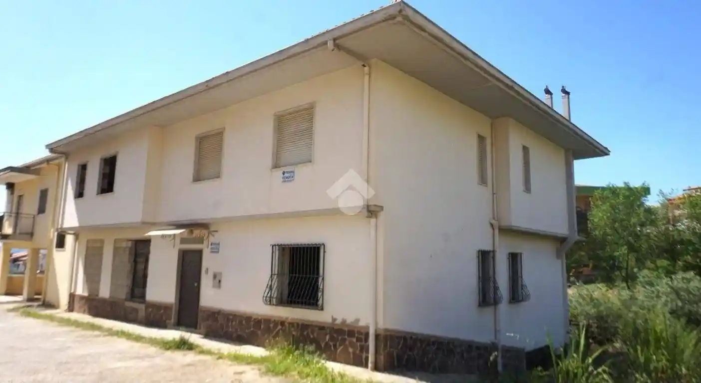 Casa indipendente in vendita a Montecorvino Rovella