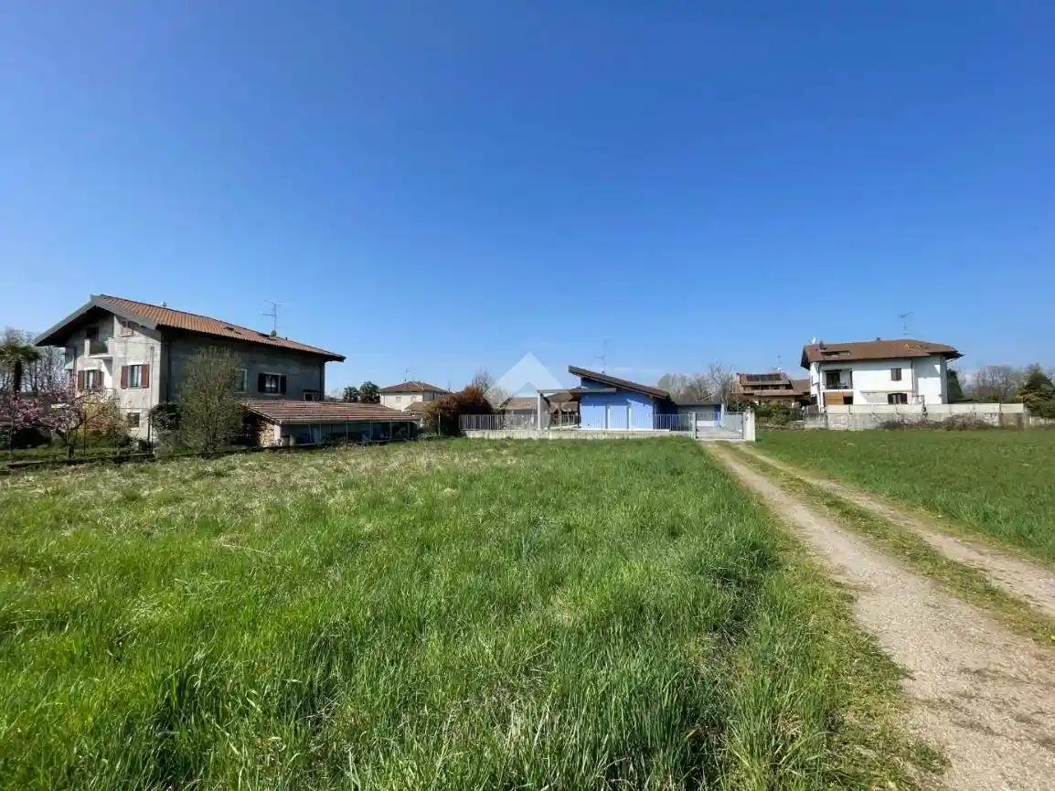 Villa in vendita a Borgomanero