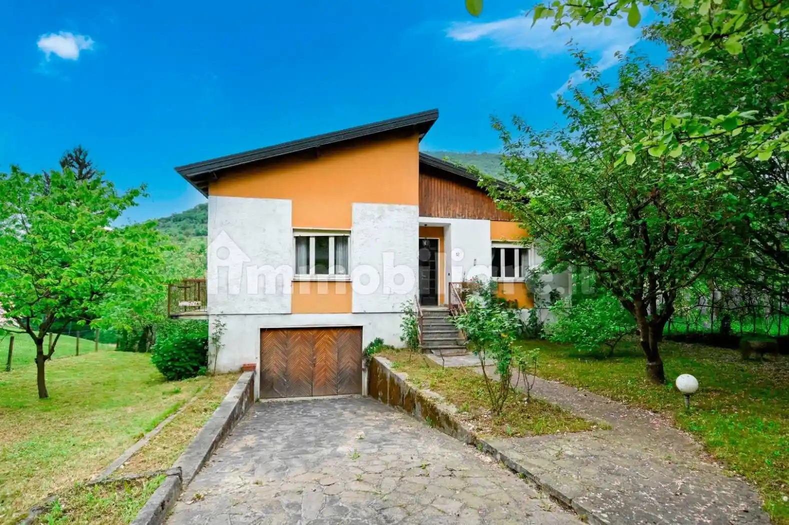 Villa in vendita a Albino