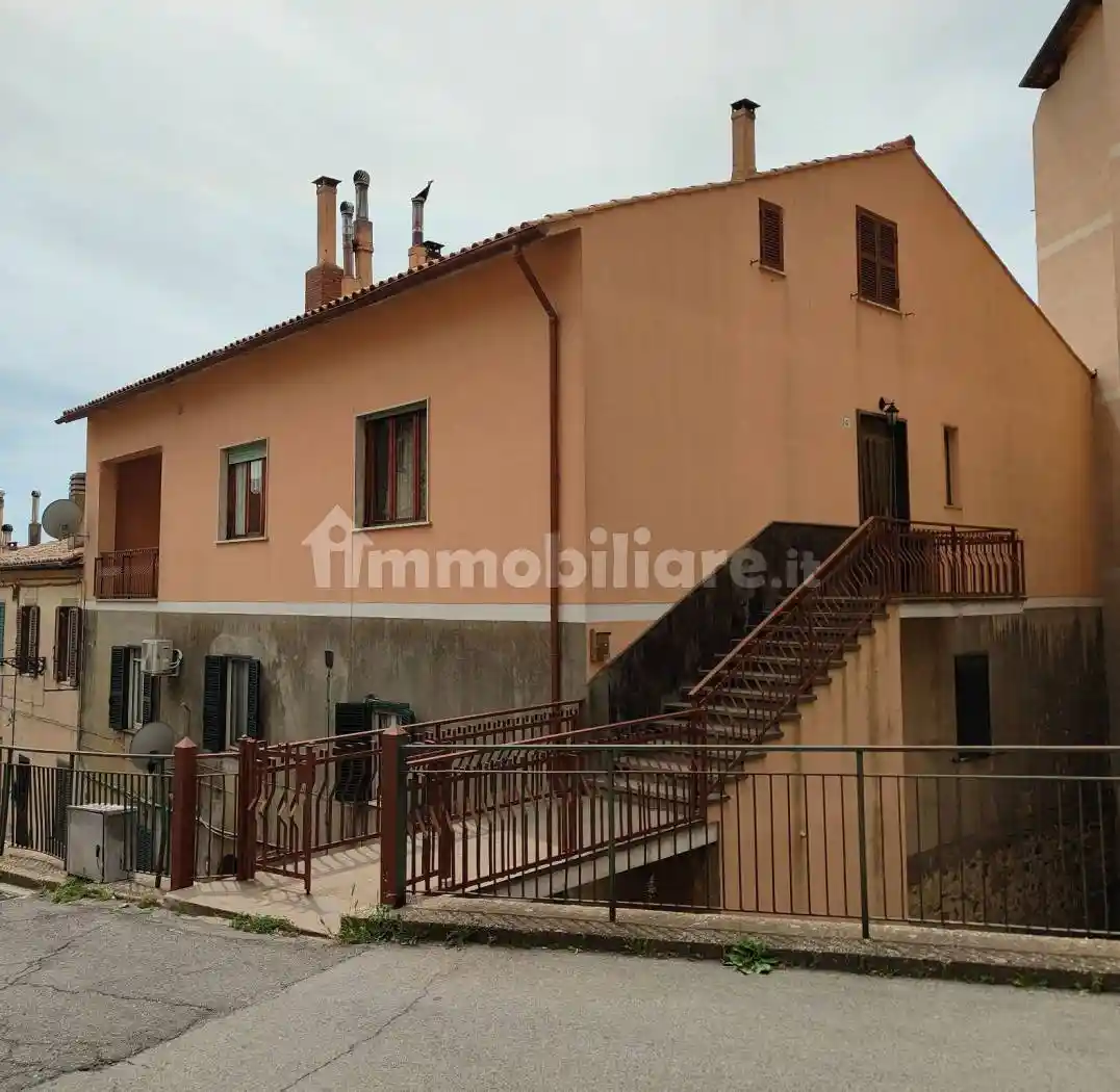 Appartamento in vendita a Allumiere