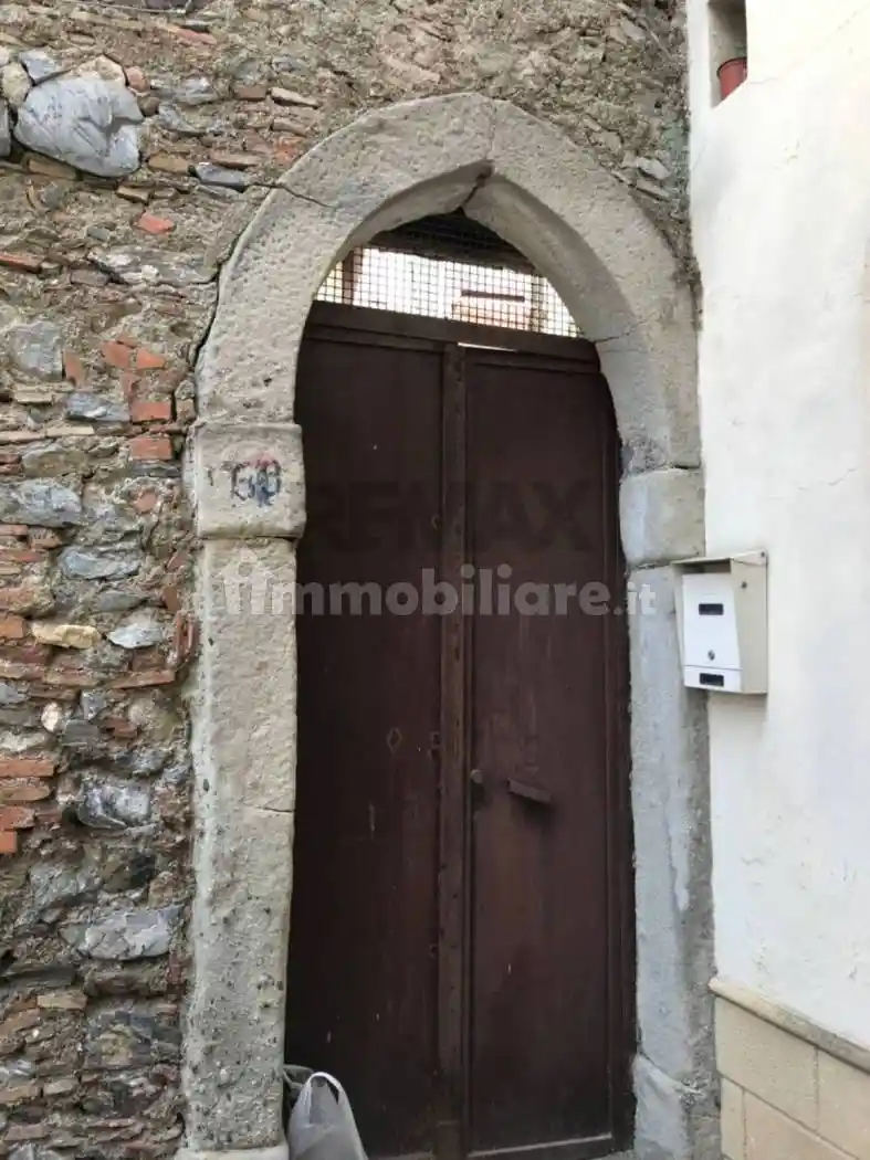 Casa indipendente in vendita a Casalvecchio Siculo