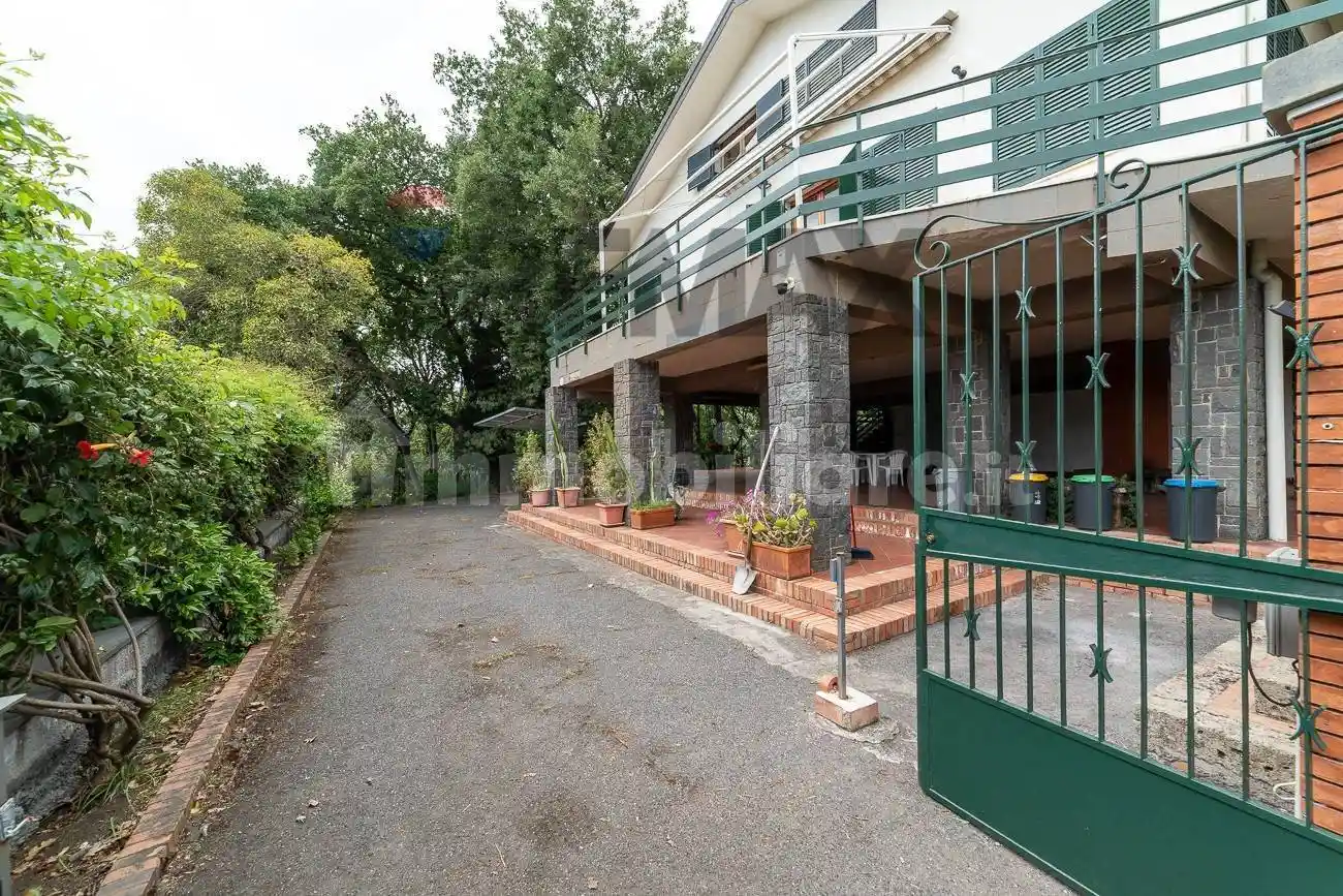 Villa in vendita a Aci Sant'Antonio
