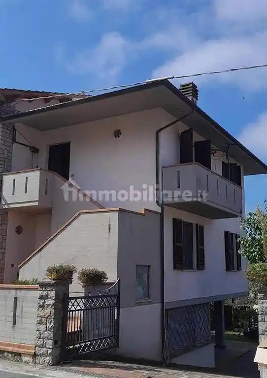 Appartamento in vendita a Sinalunga