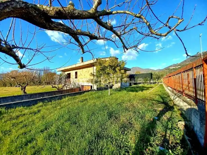 Casa indipendente in vendita a Olevano sul Tusciano