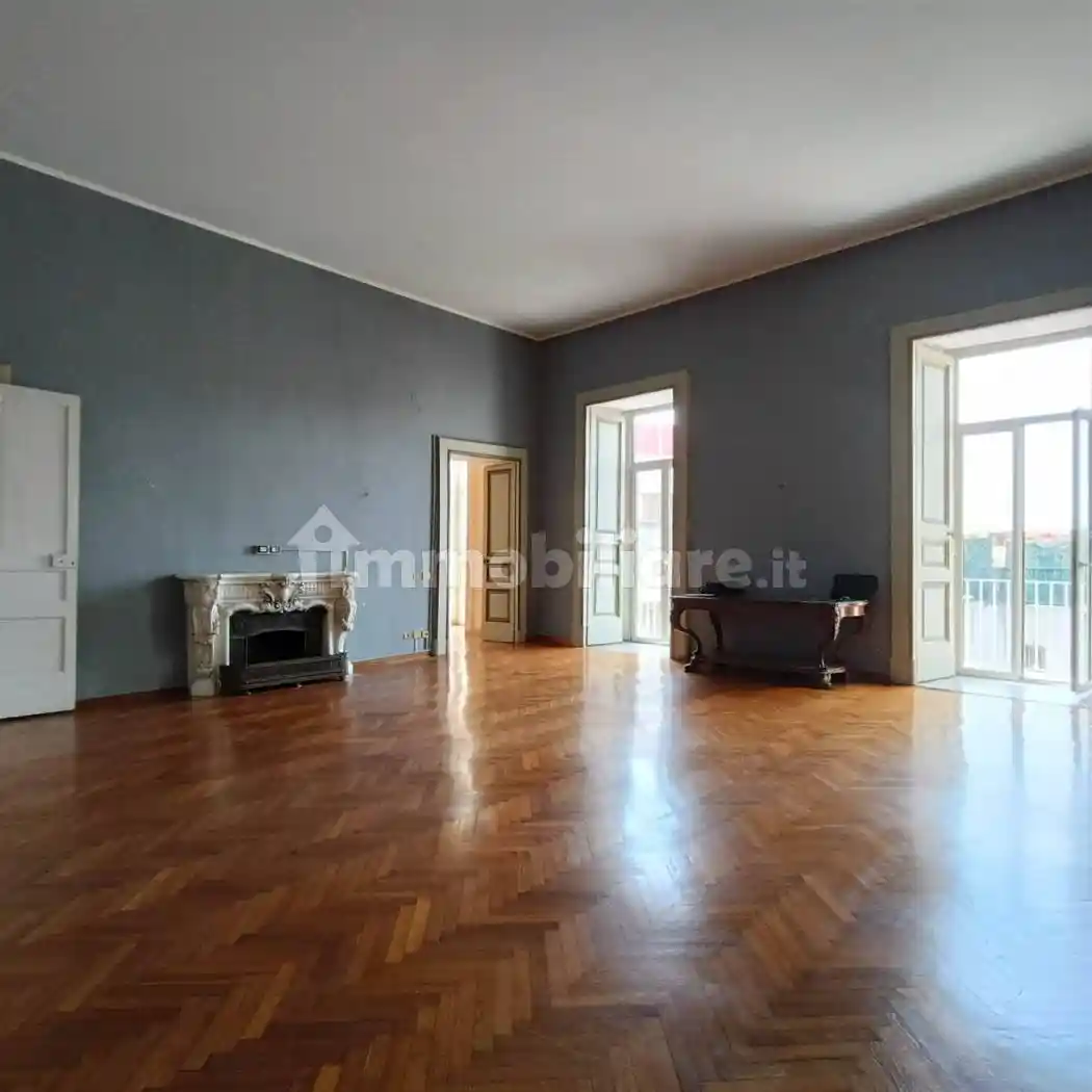 Appartamento in vendita a Napoli