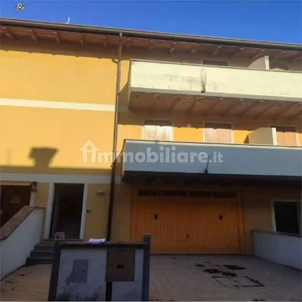 Villetta a schiera - foto 2