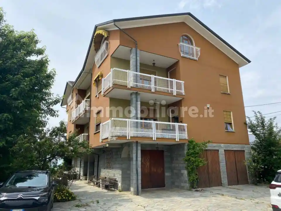 Palazzo - Stabile in vendita a Pianfei