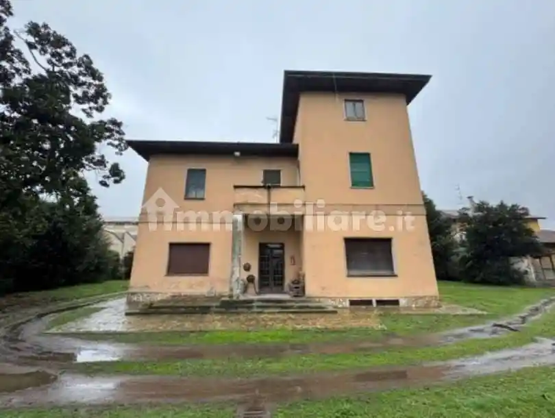 Villa in vendita a Galliate