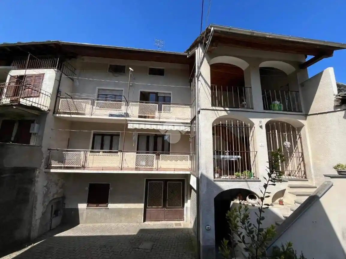 Casa indipendente in vendita a Brosso
