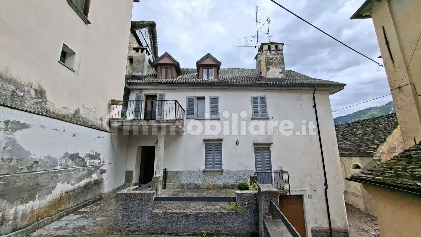 Appartamento in vendita a Craveggia