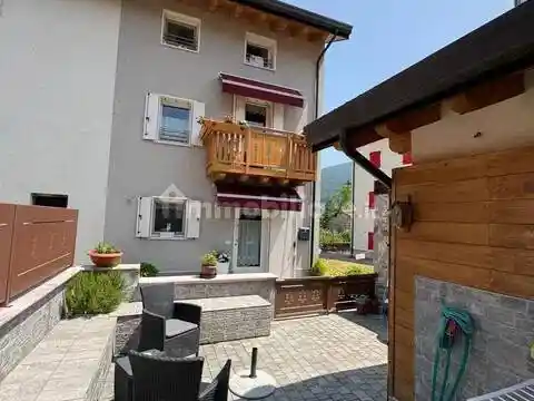 Villa in vendita a Barcis