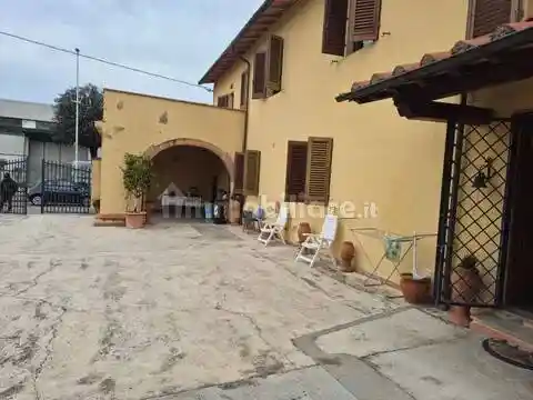 Villa in vendita a Prato