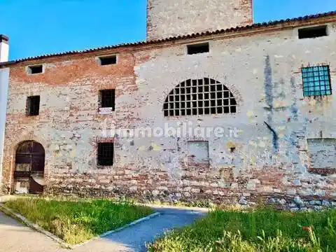 Rustico - Casale in vendita a Albaredo d'Adige