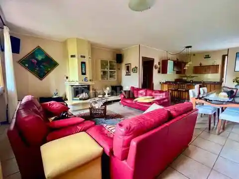 Appartamento in vendita a Montecchia di Crosara