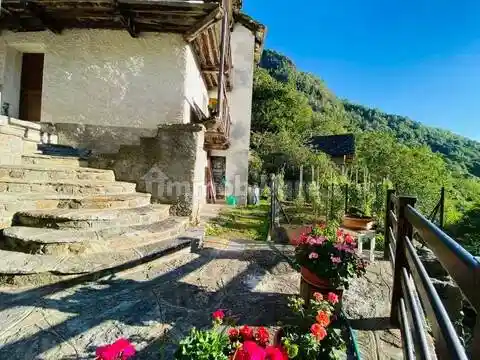 Villa in vendita a Lillianes