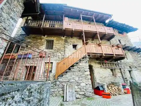 Villa in vendita a Lillianes