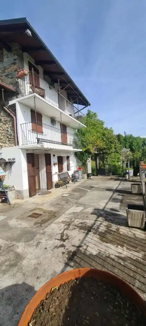 Casa indipendente in vendita a Mezzenile