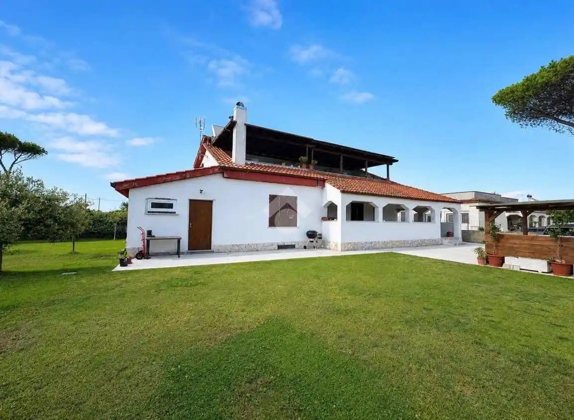 Villa in vendita a Aprilia
