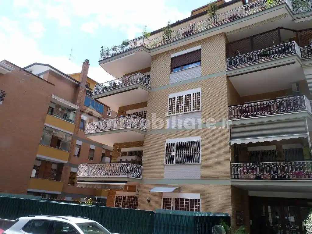 Appartamento in vendita a Roma