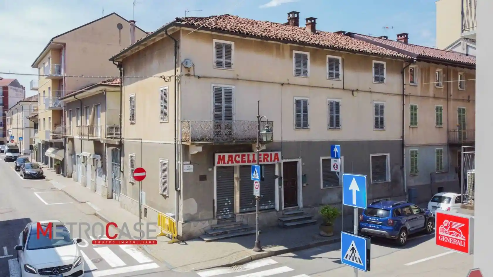 Palazzo - Edificio in vendita a Poirino