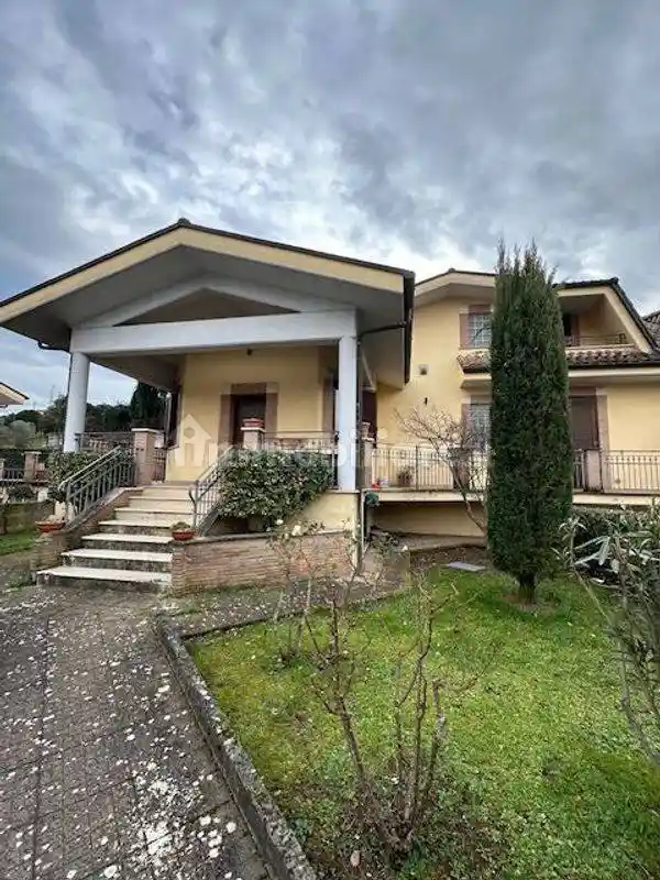 Villa in affitto a Alatri