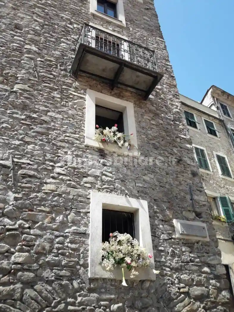 Appartamento in vendita a Dolceacqua