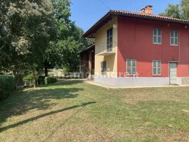 Rustico - Casale in vendita a Asti
