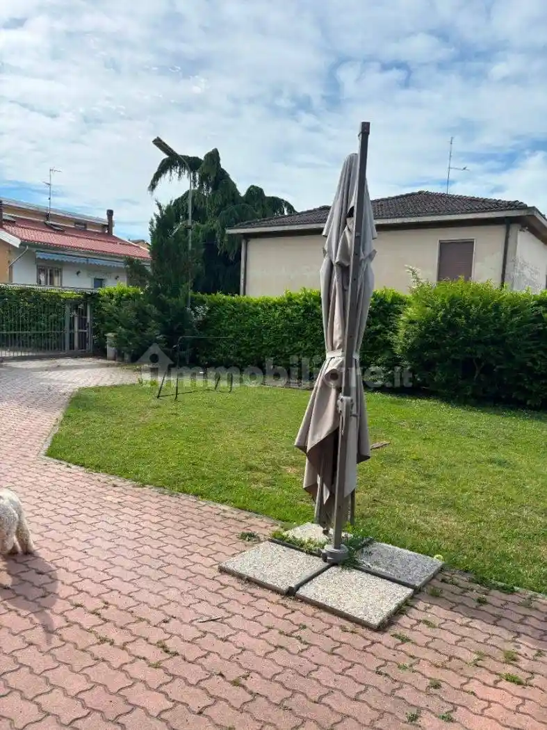 Villa in affitto a Podenzano