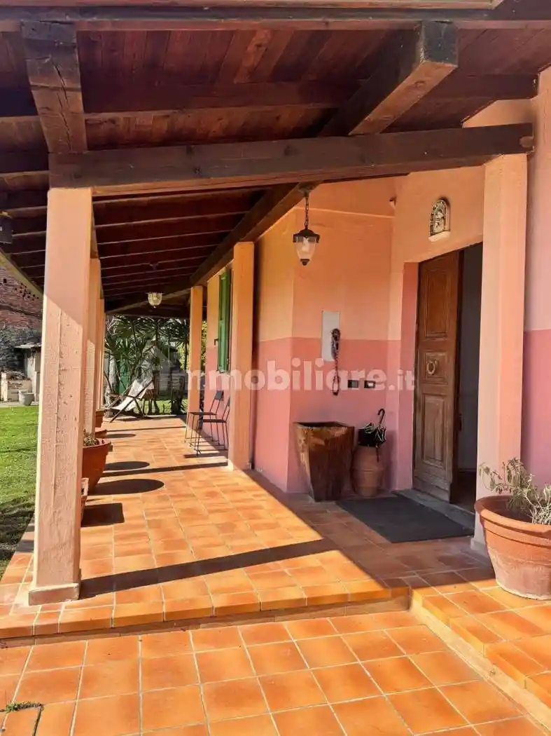 Villa in vendita a Luni