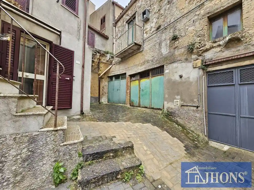 Casa indipendente in vendita a Enna