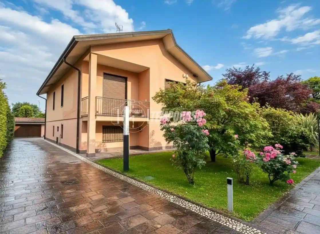Villa in vendita a Santo Stefano Ticino