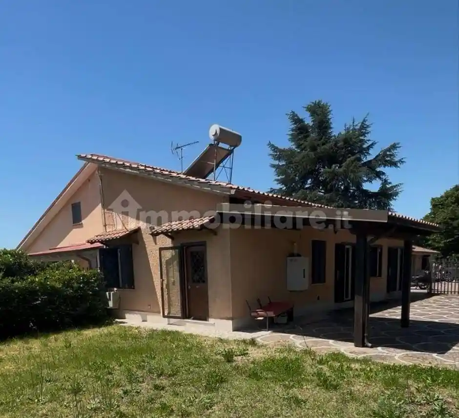 Villa in vendita a Genzano di Roma