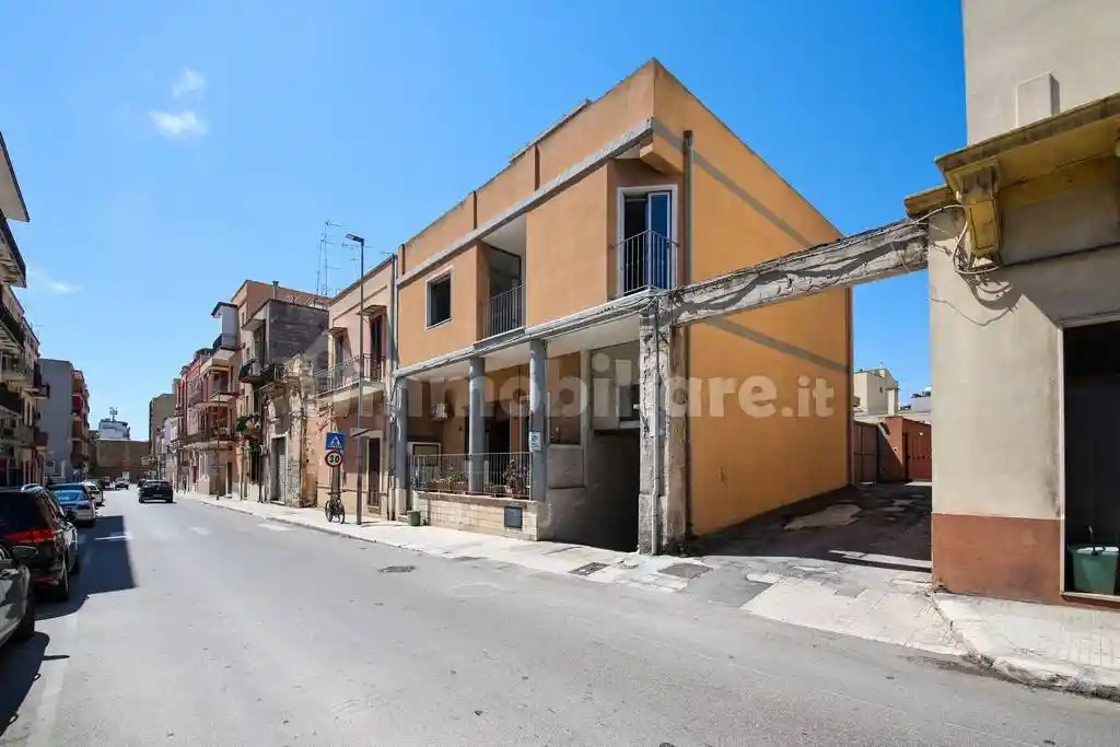 Palazzo - Edificio in vendita a Brindisi
