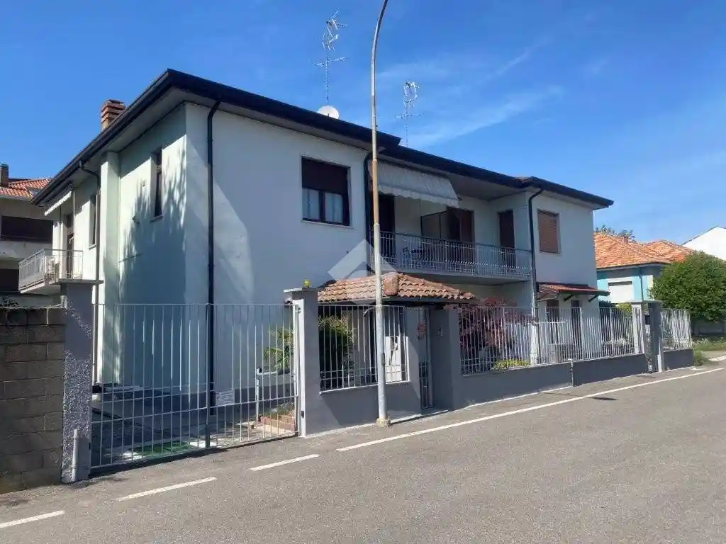 Villa in vendita a Parabiago