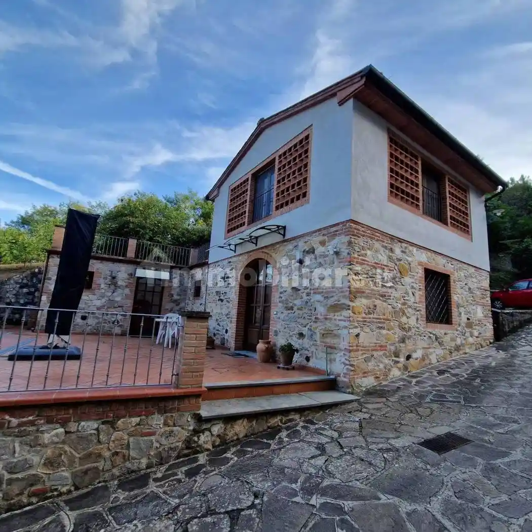 Rustico - Casale in vendita a Buti