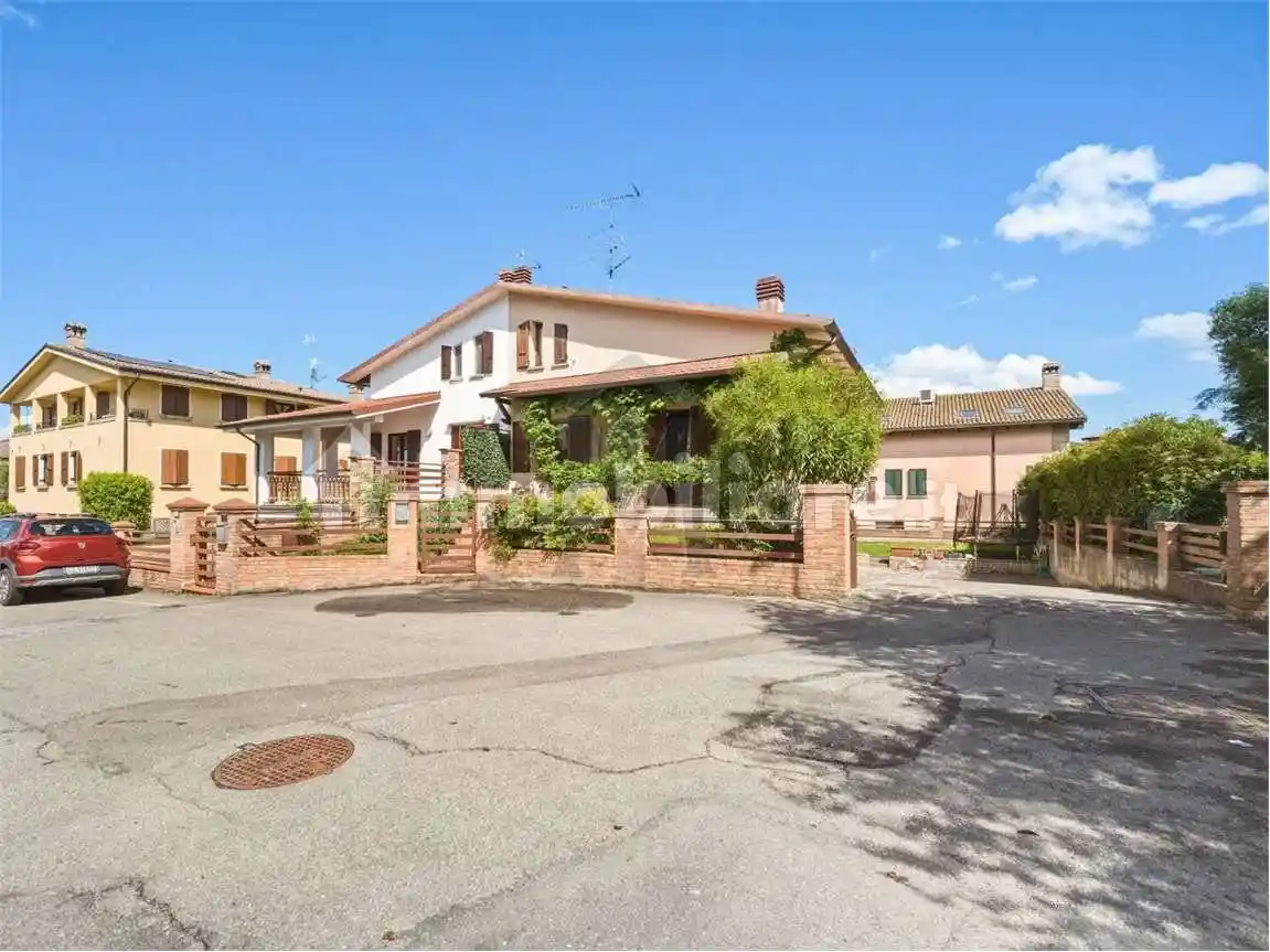 Villa in vendita a Albinea
