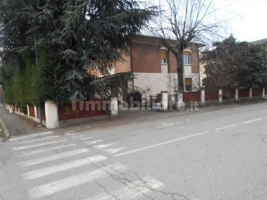 Casa indipendente in vendita a Gattatico