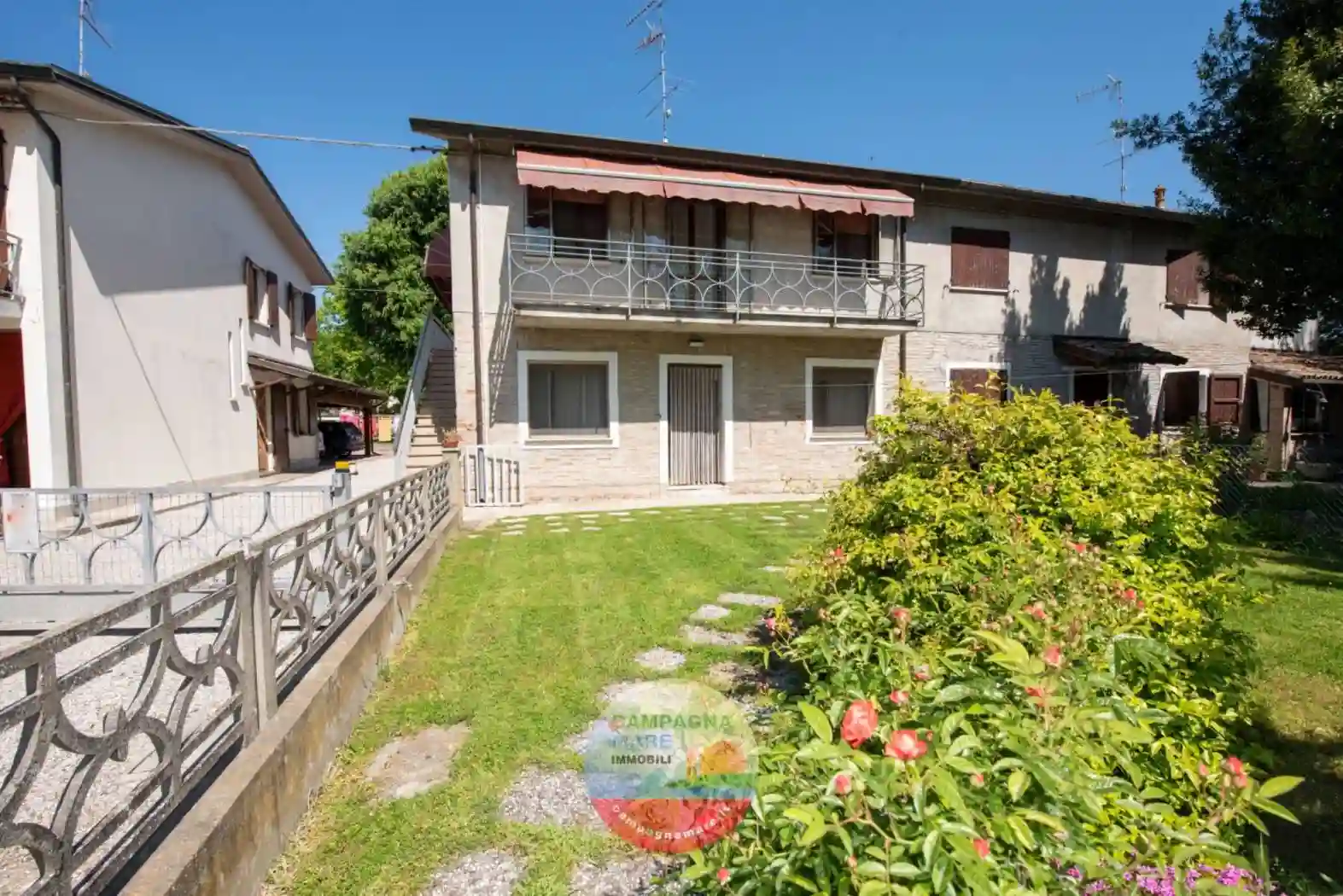 Villa - foto 2