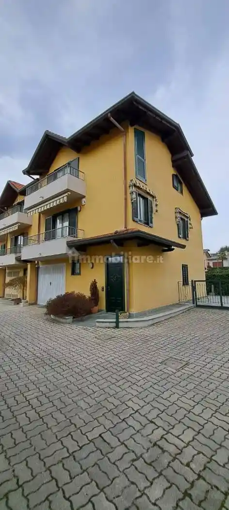 Villetta a schiera in vendita a Cairate