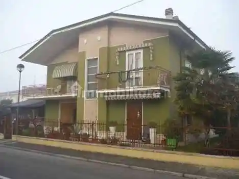 Appartamento in vendita a Roverbella