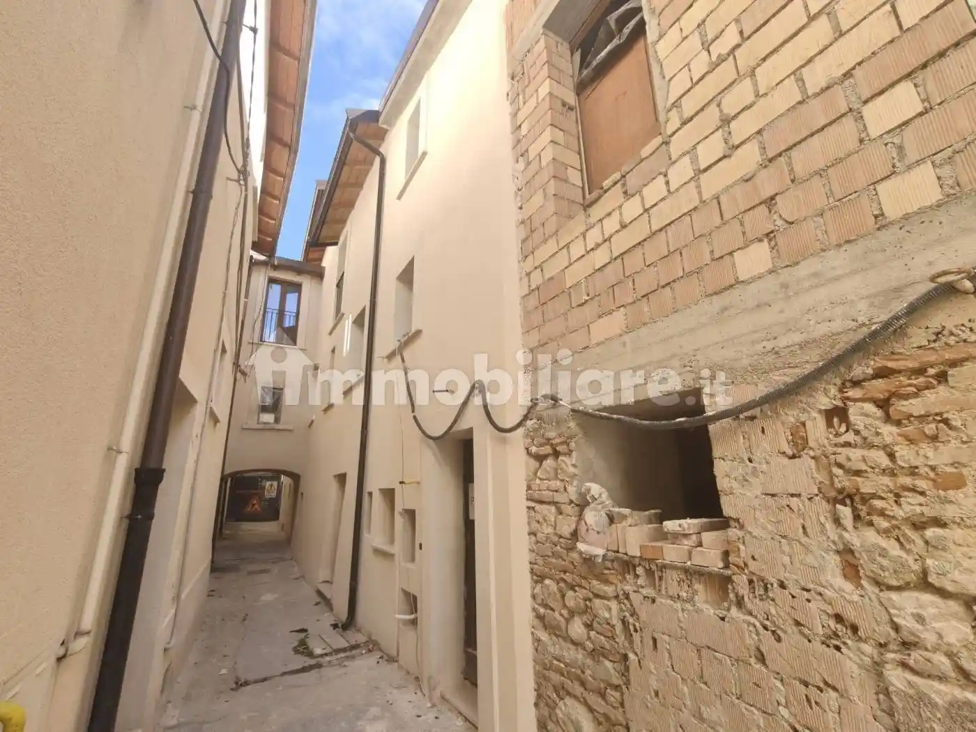 Casa indipendente in vendita a L'Aquila