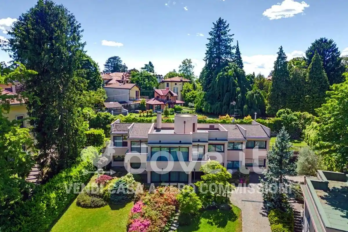 Villa in vendita a Varese